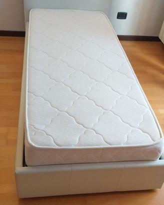 Letto singolo bianco con contenitore e materasso