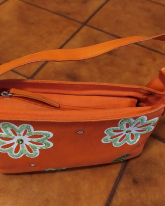 Borsa originale Fergi decorata con paillettes