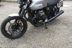 Moto Guzzi v7 stone