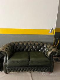 Divano Chesterfield due posti