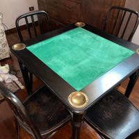 Tavolo da poker con sedie