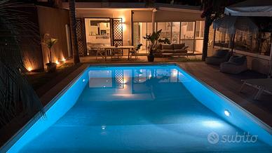 IMMOBILIARE GROUP.VILLA PRESTIGIOSA PISCINA