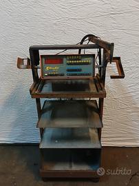 Vecchio tester per auto anni 90.