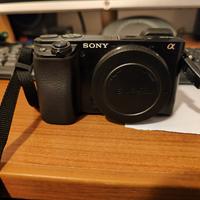 Sony alpha 6100 + Sony E35F18+accessori vari
