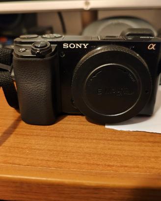 Sony alpha 6100 + Sony E35F18+accessori vari