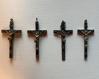 Quattro crocefissi antichi 