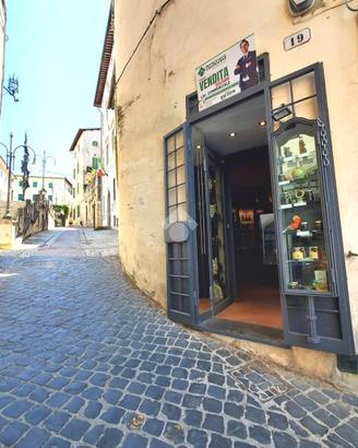 NEGOZIO A SPOLETO