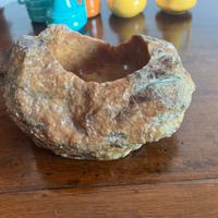 Ciotola scavata in pietra