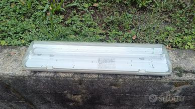 lampada di emergenza.