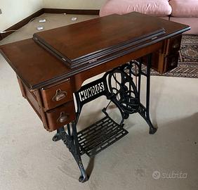 Mobile Macchina da Cucire Mundlos a Scomparsa