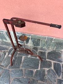 tappatrice vintage a colonna,