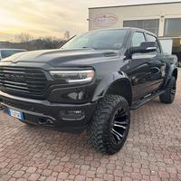 DODGE RAM 4x4 5.7 HEMI - TOTAL BLACK - MONSTER V