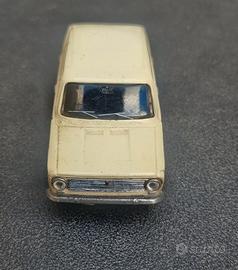 Modellini auto Fiat 124 berlina 1966 Norev 