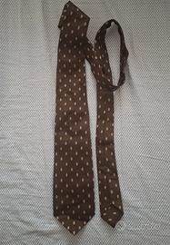 cravatta in seta Barba Napoli marrone con ovale pu