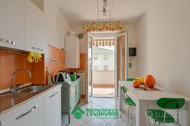 4 LOCALI A SARZANA