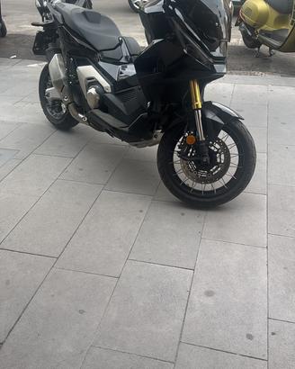 Xadv 750