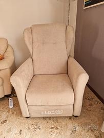 Poltrona elettrificata, elevabile  per anziani