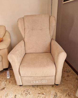 Poltrona elettrificata, elevabile  per anziani