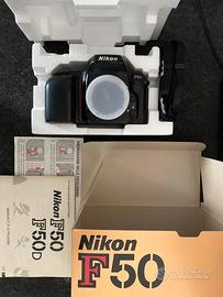 Nikon F50 con scatola e manuali