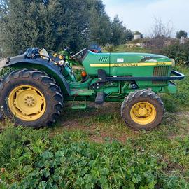 trattore gommato 