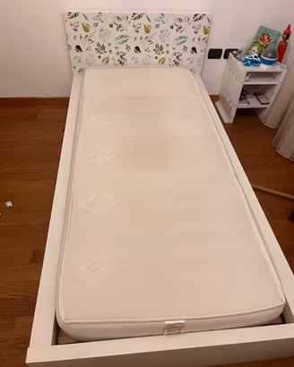 Letto singolo con testiera  e materasso marion