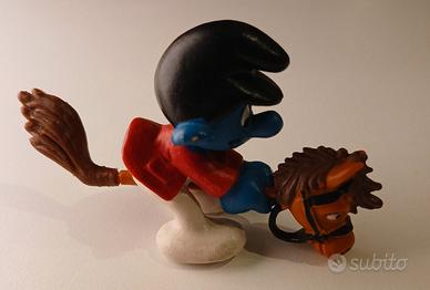 puffo cavallo di legno