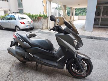 Yamaha X-Max - tagliandato, gomme nuove, full opt