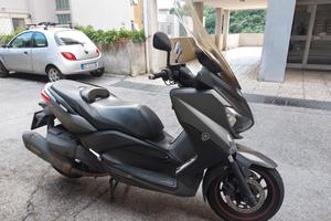 Yamaha X-Max - tagliandato, gomme nuove, full opt