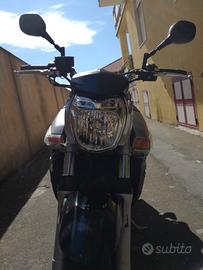 Suzuki gsr 600