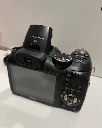 fotocamera finepix s1600