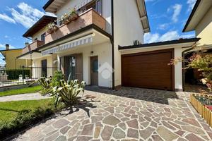 VILLA SINGOLA A QUINTANO