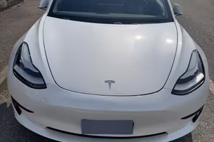 Tesla molto bella