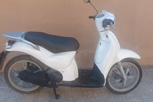 Aprilia Scarabeo 50 4 tempi.