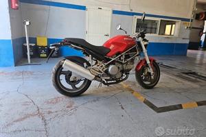 Moster 750 Carb.