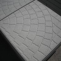 Piastrelloni in cemento grigio