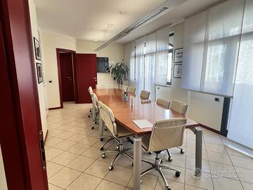 Moderno ufficio di oltre 200mq più garage