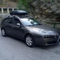 alfa romeo 159 vista e piaciuta .