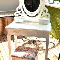 Tavolo toeletta bellezza con specchio