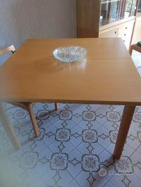 tavolo allungabile e 4 sedie