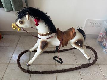 Cavallo a dondolo cavalcabile d'epoca