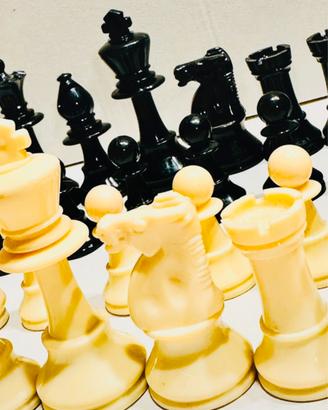 Set di Scacchi stile Staunton. Nuovi