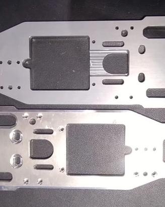 2 Telai RC 1/8 in alluminio 7075 – nuovi mai usati