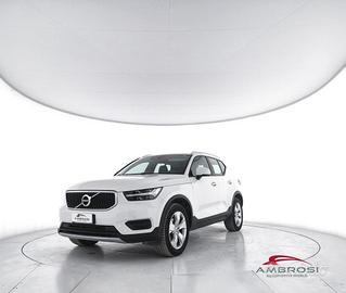 VOLVO XC40 T2 Geartronic Momentum
