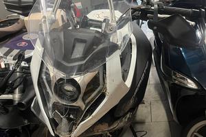CFMoto 650MT incidentata