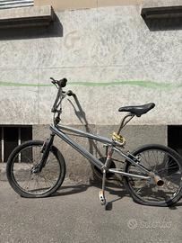 Bici BMX Montana cromata