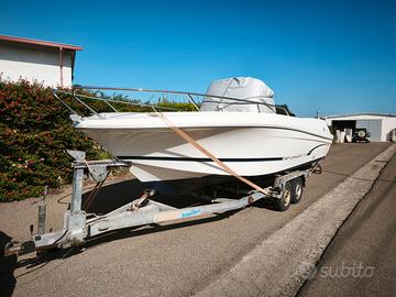 Cap camarat 635, suzuki 140, carrello