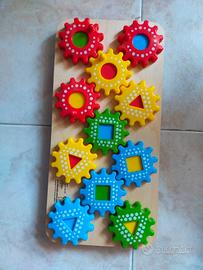 gioco in legno con ingranaggi 