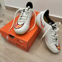 Scarpe da calcio Nike Mercurial JR pari al nuovo