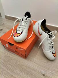 Scarpe da calcio Nike Mercurial JR pari al nuovo