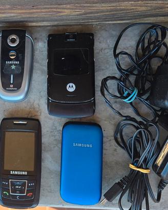 Lotto vecchi cellulari Samsung Motorola